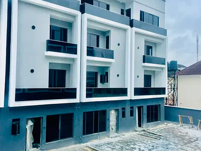 4 Bedroom Terraced Duplex with Excellent Facility — Lekki Phase 1, Lekki, Lagos
