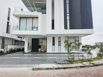 5 Bedroom Detached Duplex + BQ — Osapa, Lekki, Lagos