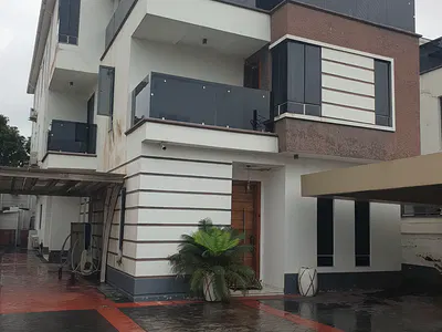 5 Bedroom Detached House with Two Rooms Swimming Pool, Gym House — Lekki, Lagos
