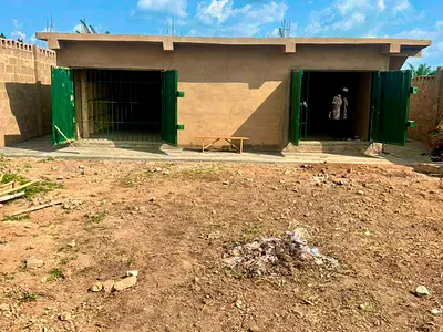 A 602SQM Warehouse Facing the Express — Erunmu, Lagelu, Oyo
