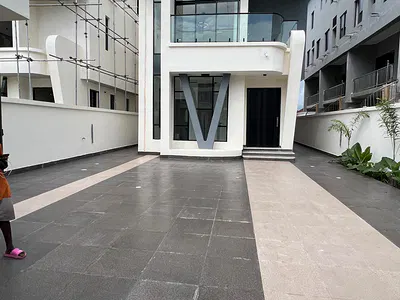 5 Bedroom Detached Duplex with Pool and Gym — Lekki Phase 1, Lekki, Lagos