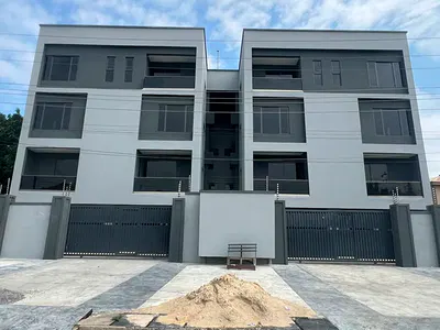 Luxury 2 Bedrooms Apartments, Gym, Swimming Pool and Elevator — Lekki, Lagos