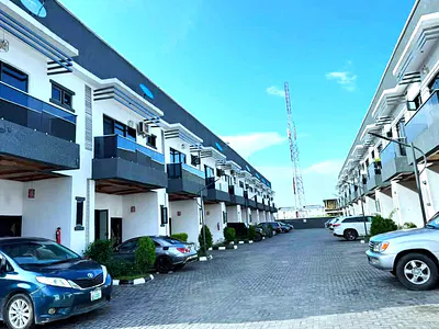 Luxury Smart 4 Bedrooms Terraced Duplex with 1 BQ. — Osapa, Lekki, Lagos
