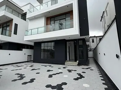 5 Bedroom Detached Duplex with Modern Pop Ceiling — Lekki, Lagos