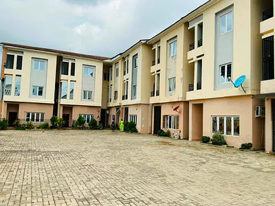 Beautiful 4 Bedroom Spacious Terrace Duplex with BQ — Guzape District, Abuja