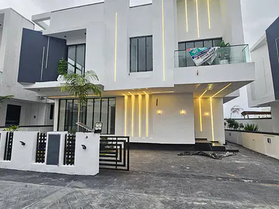Luxury 5 Bedroom Detached Duplex with BQ — Lekki, Lagos