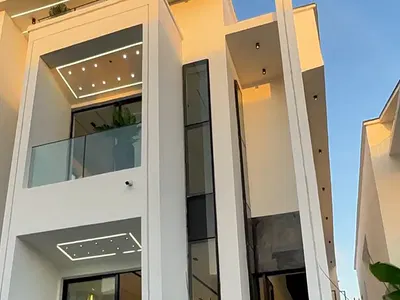 Majestic 5 Bedroom Detached Duplex Ensuite +BQ, Pool, Fitted Kitchen — Ajah, Lagos