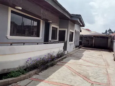 4 Bedroom Detached Bungalow — Aare Avenue, Oluyole, Oyo