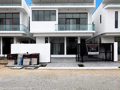 4 Bedroom Detached Duplex with Swimming Pool and BQ — Lekki, Lagos