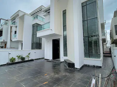 5 Bedroom Detached Duplex with Pool — Lekki, Lagos