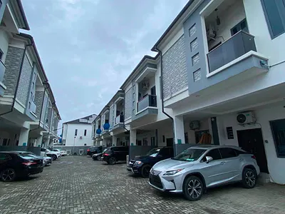 Roomself Contain — At De Kins Court, Dpkay Estate Orchid Before the Roundabout, Lekki Phase 2, Lekki, Lagos
