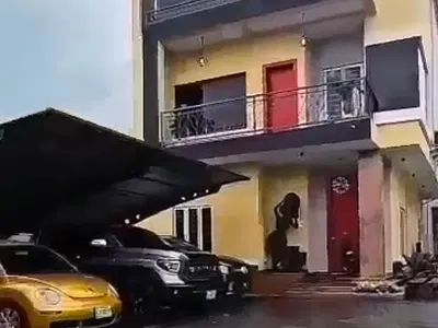 6 Bedroom Detached Duplex with BQ — Magodo, Lagos