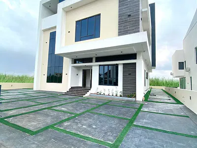 5 Bedroom Detached Duplex with Swimming Pool — Lekki, Lagos