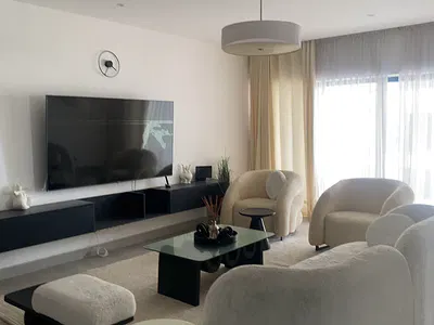 Gorgeous 2 Bedroom Apartment with a Consierge, Pool, BQ, Elevator — Lekki, Lagos