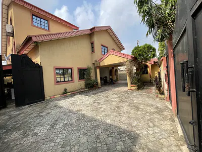 6 Bedrooms Penthouse — Amarylis Street, Pennisula Garden Estate, Sangotedo, Ajah, Lagos