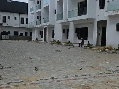 3 Bedroom Flat with En-Suite Bedrooms — Lekki, Lagos