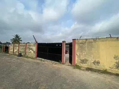 4 Bedroom Detached Bungalow with 2 Bedroom BQ — Ibadan, Oyo