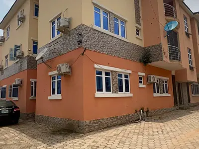 Nice 3 Beds Flat Apartment with Acs, Inverter, Microwave — Katampe, Abuja