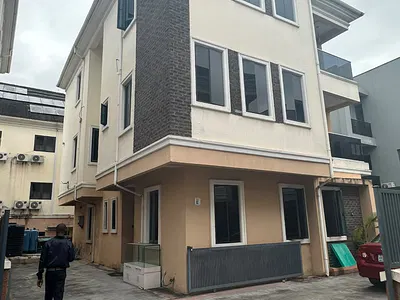 5 Bedroom Detached House — Lekki, Lagos