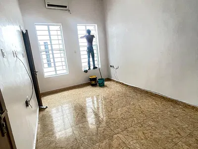 Luxurious Selfcontained Shared — Lekki Phase 2, Lekki, Lagos