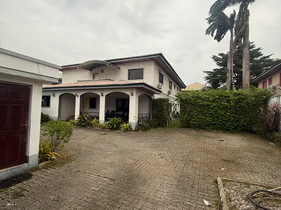 6 Bedroom Fully Detached House with BQ — Lekki, Lagos
