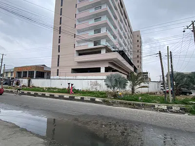 Enormous 2 Bedroom Apartment with a Pool, Gym, Elevator — Lekki, Lagos