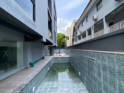 Spacious 3 Bedroom Apartment with a Pool, Gym, Elevator — Lekki, Lagos