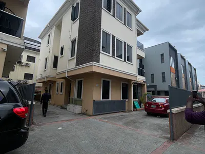 5 Bedroom Detached Duplex — Lekki, Lagos
