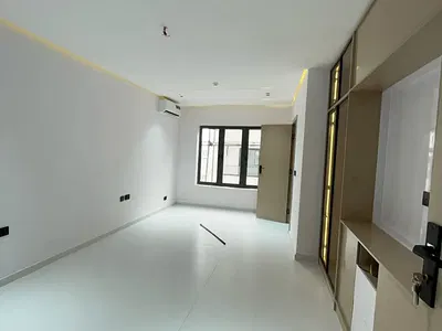 Serviced 4 Bedroom Flat with BQ and Swimming Pool — Ikoyi, Lagos