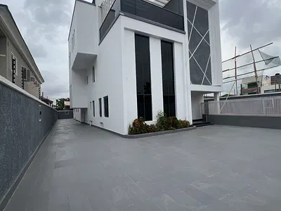 Luxuriously Finished 5 Bedroom Detached Duplex with BQ, Pool& Cinema — Lekki, Lagos