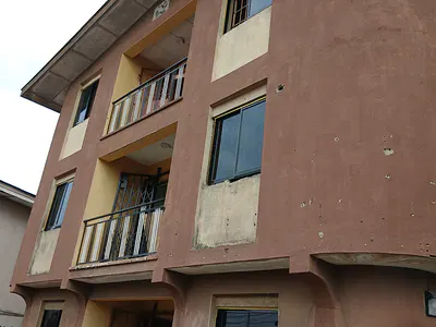 3 Bedroom Flat — Olanrewaju St, Akoka, Yaba, Lagos