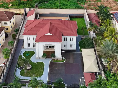 Exquisite 5-Bedroom Detached Duplex with Private Pool, Volleyball Cour — Legislative, Apo, Abuja