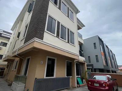 5 Bedroom Detached Duplex — Lekki, Lagos