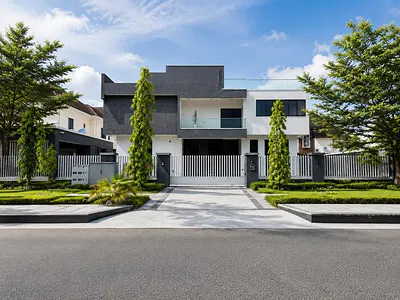 Massive 5-Bedroom Detached Home — Pinnock Beach Estate, Osapa, Lekki, Lagos
