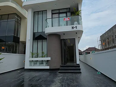 5 Bedroom Detached Duplex — Lekki, Lagos