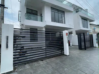 Luxury 5 Bedroom Fully Detached Duplex with BQ and Swimming Pool — Lekki, Lagos
