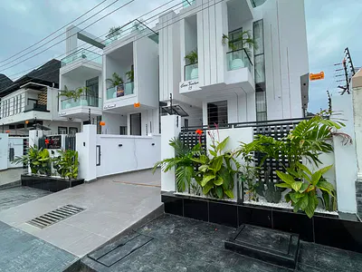 5 Bedroom Detached Duplex — Lekki, Lagos