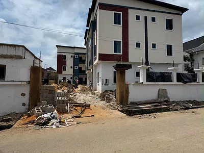 Magnificent Spacious 2 Bedroom Apartment in a Secured Area — Surulere, Lagos