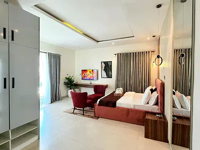 Luxury 1 Bedroom Furnished Apartment with Pool & Gym — Lekki, Lagos