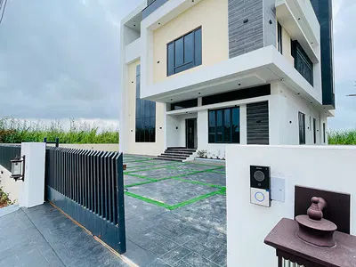 Six Bedroom Detached Duplex with Bedroom Bedroom, Open Rooftop — Lekki, Lagos