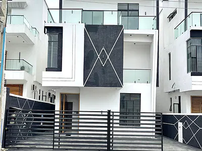 Spacious 5 Bedroom Duplex — Lekki, Lagos