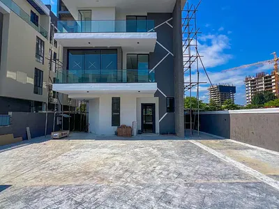 6 Bedroom Fully-Detached Duplex with Swimming Pool, Elevator, Cinema — Ikoyi, Lagos