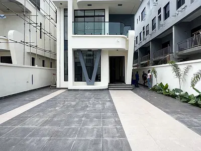 5 Bedroom Detached Duplex with Pool, Pentfloor, Cinema — Lekki, Lagos