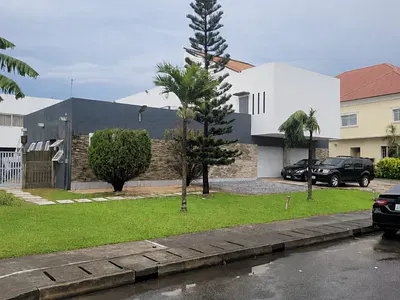 5 Bedroom Detached Bungalow with Pool — Lekki, Lagos