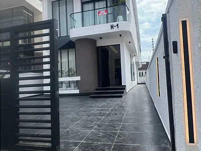 5 Bedroom Detached Home — Lekki, Lagos