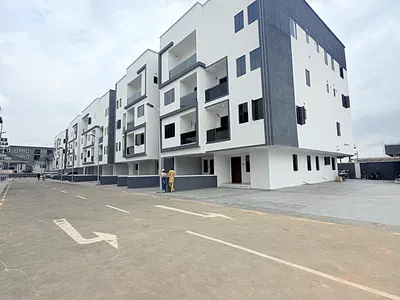 Spaciously Built 4 Bedroom Terrace Duplex with BQ and Pool — Ikeja GRA, Ikeja, Lagos