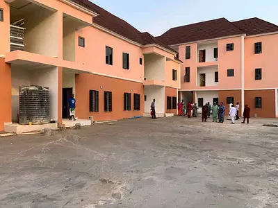 Rent. — Behind Dunamis, Lugbe District, Abuja