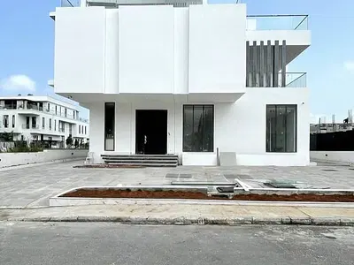 Luxury 7 Bedroom Mansion — Lekki, Lagos