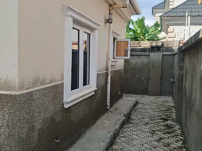 Self Con BQ — Villa Nova, Apo, Abuja