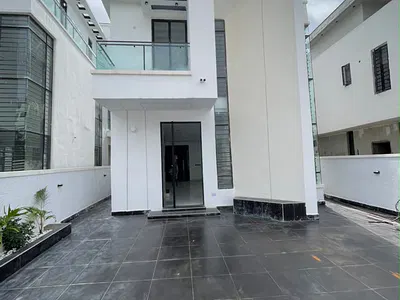 5 Bedroom Detached Duplex — Lekki, Lagos